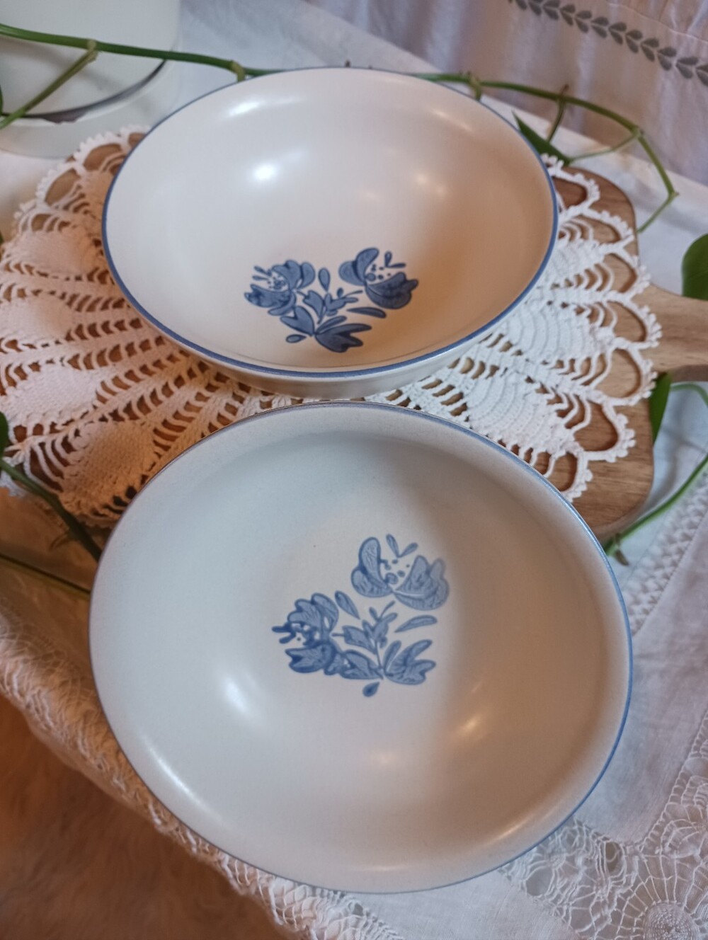 Pfaltzgraff Vintage Yorktowne Design Set Of 2 Bowls Cottagecore Stoneware